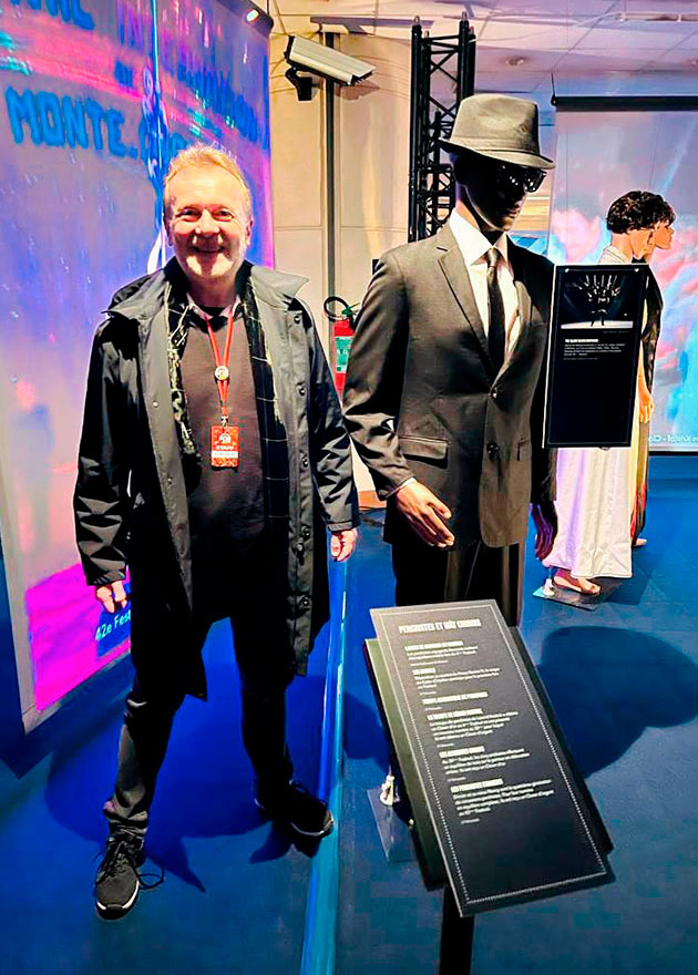 Costume dei Black Blues Brothers esposto a Expo Le Prince au Coeur du Cirque a Monte Carlo