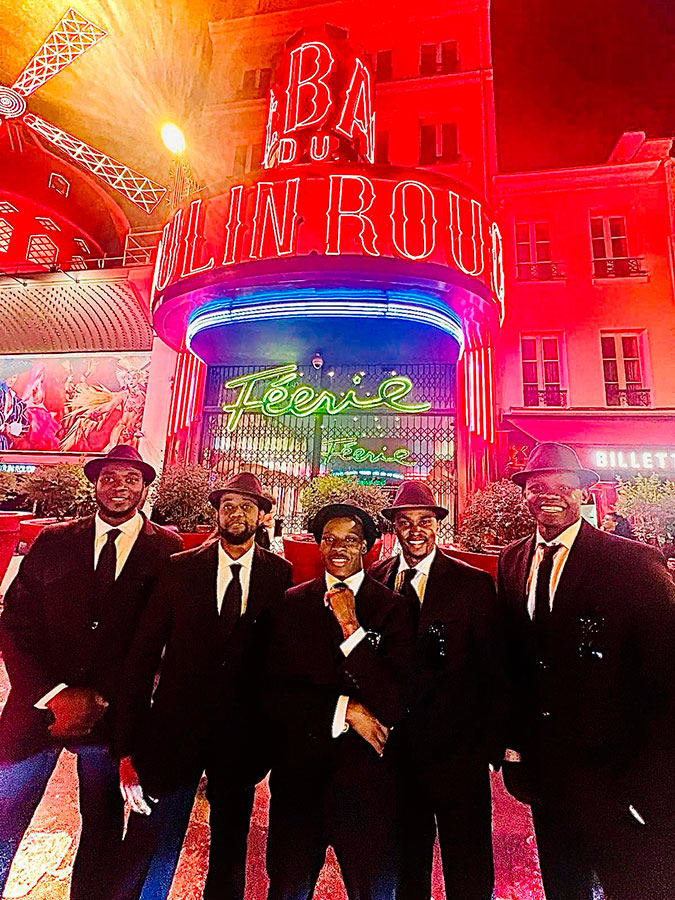 I Black Blues Brothers in scena al Moulin Rouge